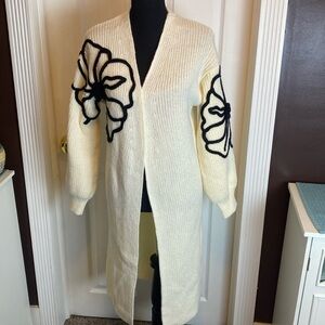 Women’s Long Cream Color Cardigan Sweater w Large Black Flowers NWOT